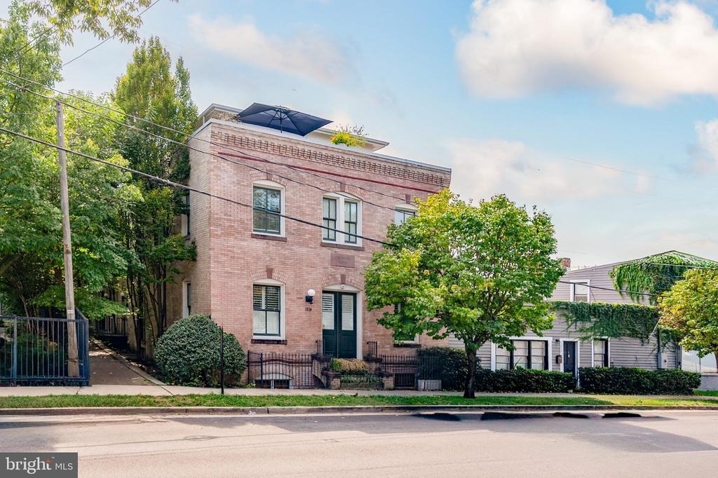 1210 Queen Street - Photo 1