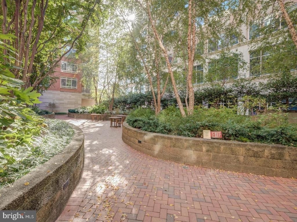 820 N Pollard Street - Photo 38