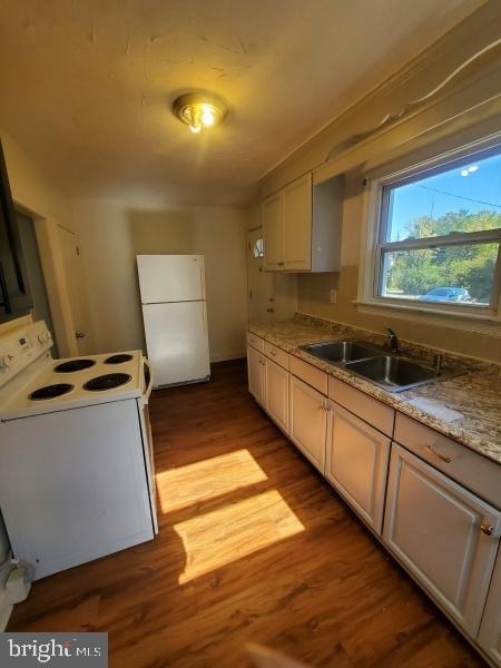233 Pattison Street - Photo 2