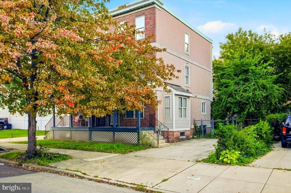 1917 W Master Street - Photo 23