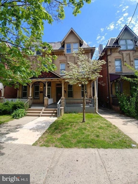 626 Haws Avenue - Photo 0