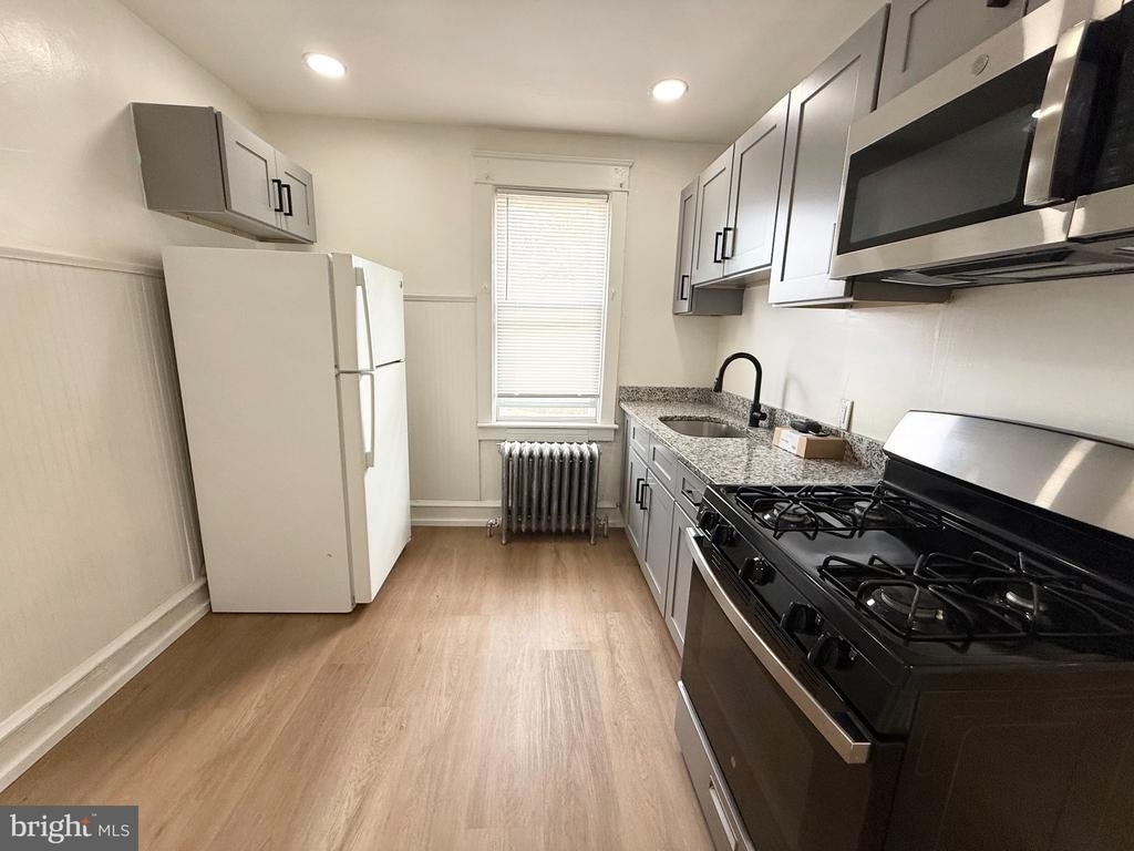 171 Lewis Avenue - Photo 2