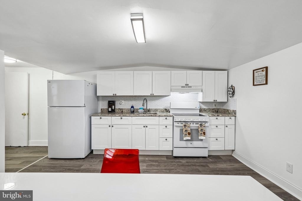 2 W 2nd Street - Photo 3