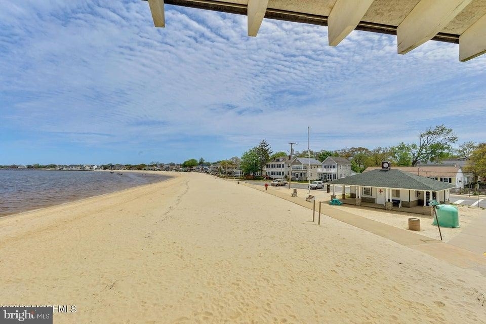 710 Newport Avenue - Photo 43