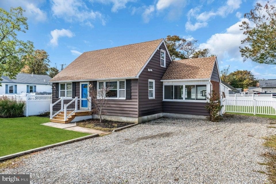 710 Newport Avenue - Photo 4