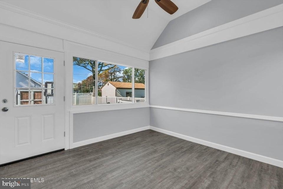 710 Newport Avenue - Photo 17