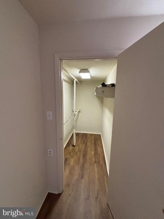 121 Weybridge Court - Photo 2