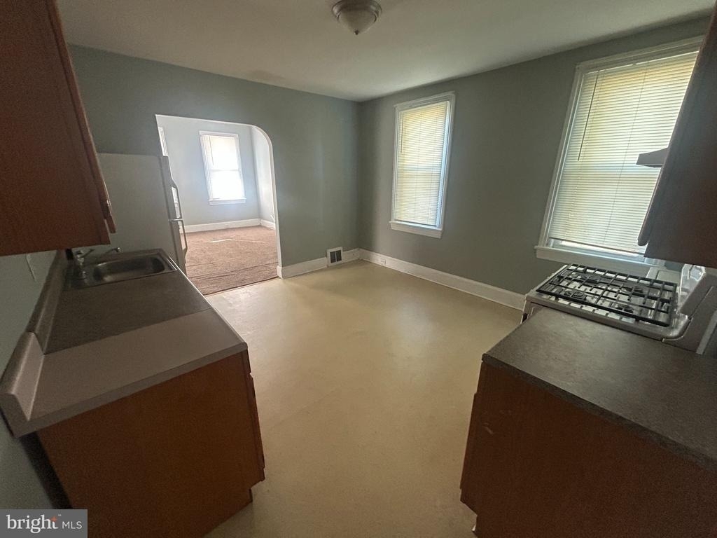 143 Lafayette Street - Photo 4