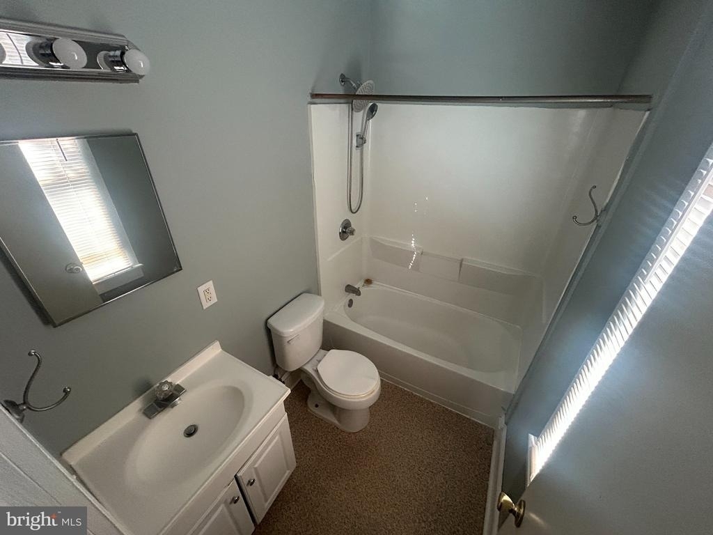 143 Lafayette Street - Photo 9
