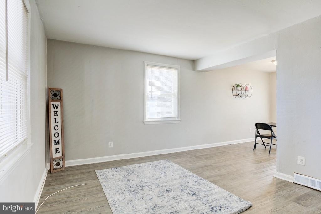 3835 26th Avenue - Photo 3