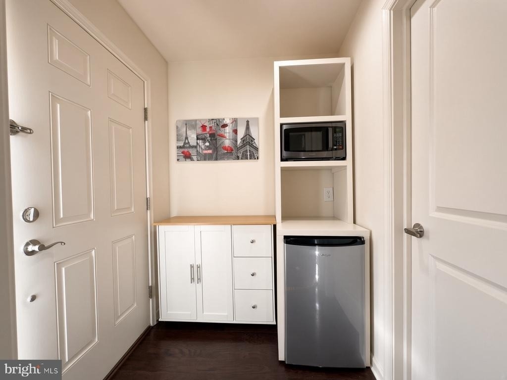 9808 Wood Glen Terrace - Photo 7