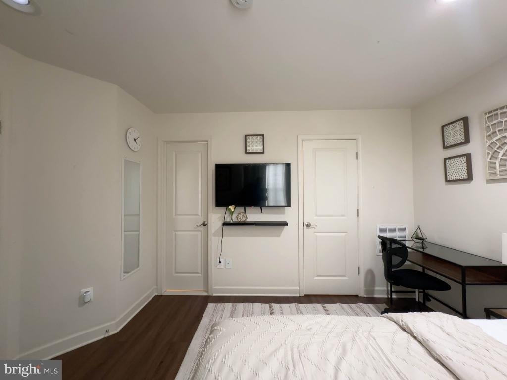9808 Wood Glen Terrace - Photo 3