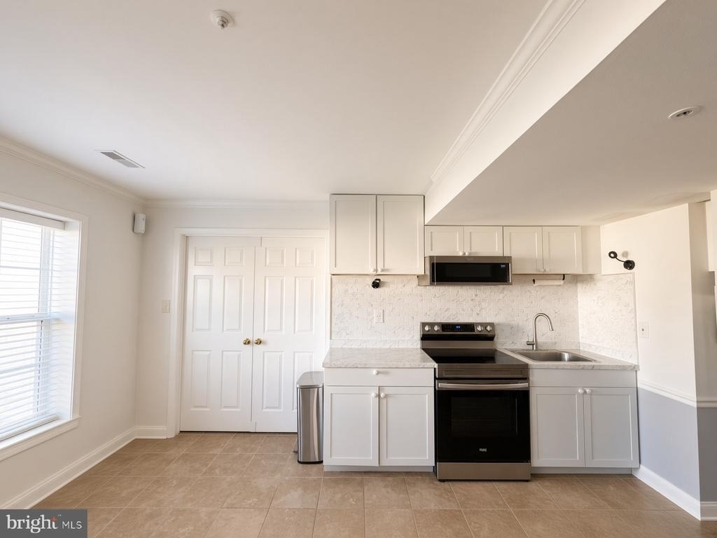 3119 Applegate Terrace - Photo 5