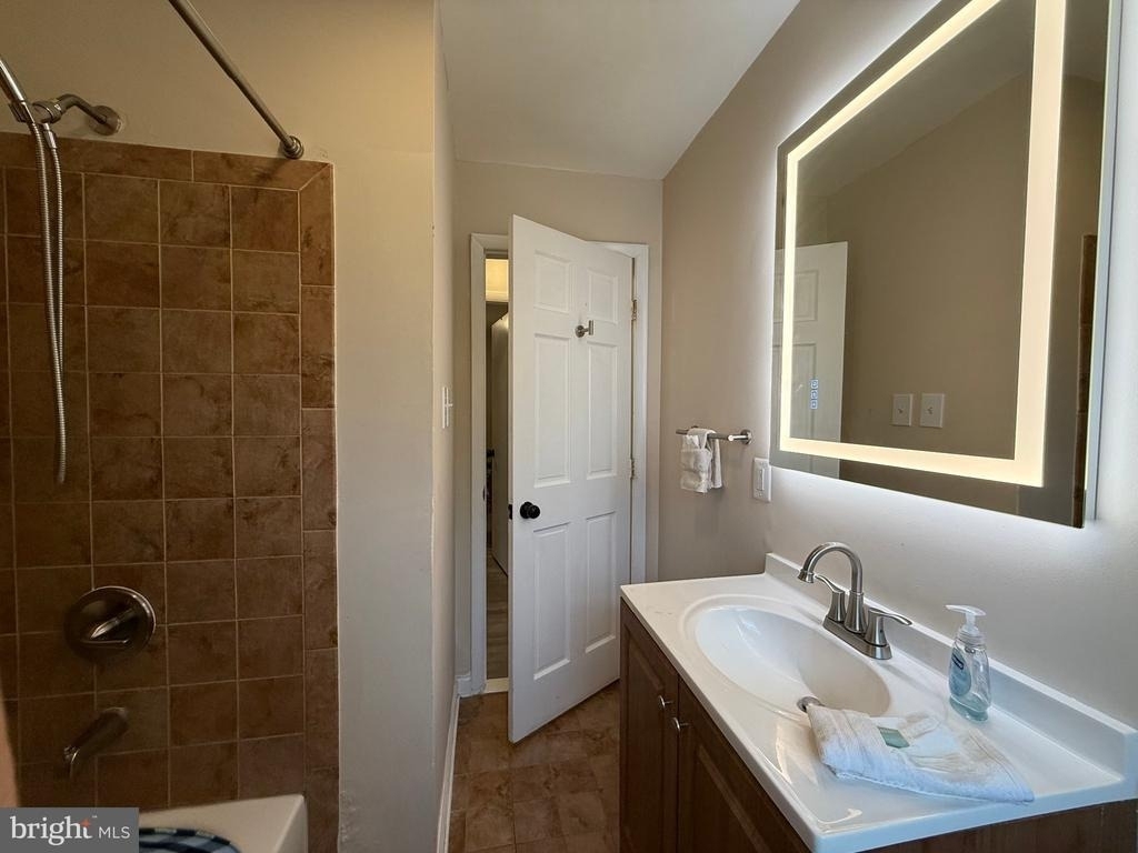 2208 Vermont Avenue - Photo 7