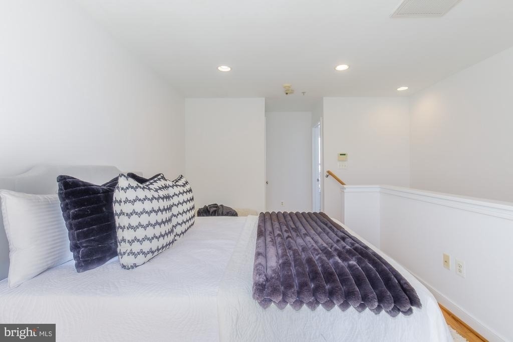 4548 Longfellow Street - Photo 35