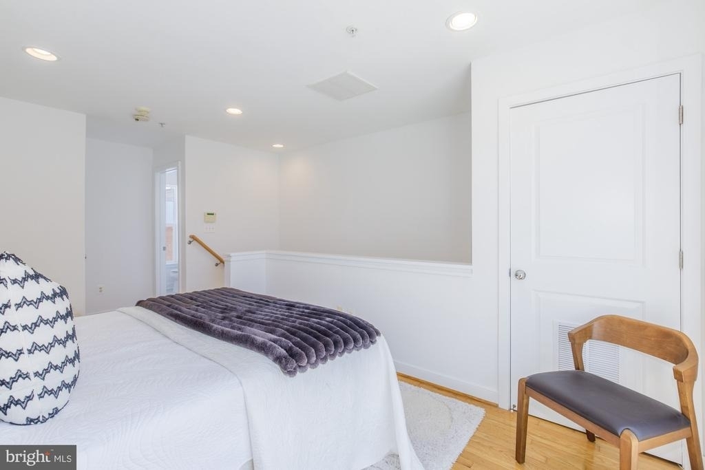 4548 Longfellow Street - Photo 36