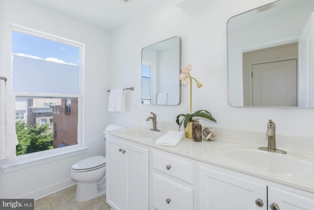 4548 Longfellow Street - Photo 37