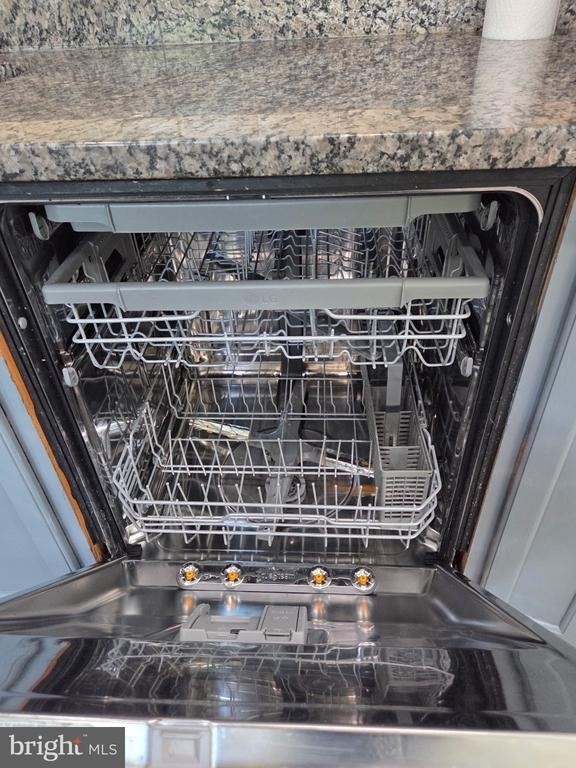 7266 Maidstone Place - Photo 11