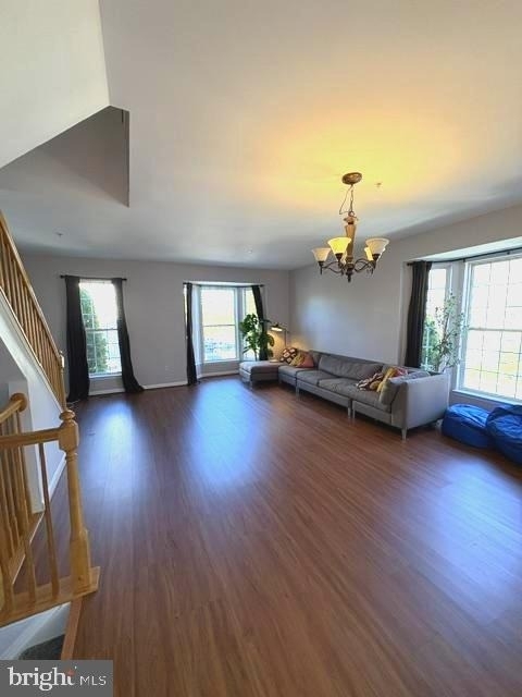 2121 Paxton Terrace - Photo 2
