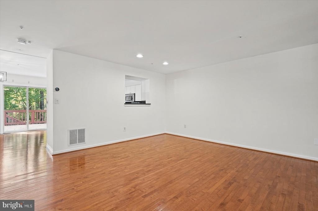 9823 Sherwood Farm Road - Photo 15