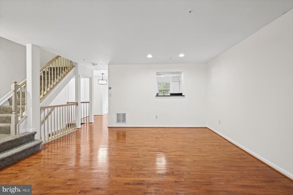 9823 Sherwood Farm Road - Photo 16