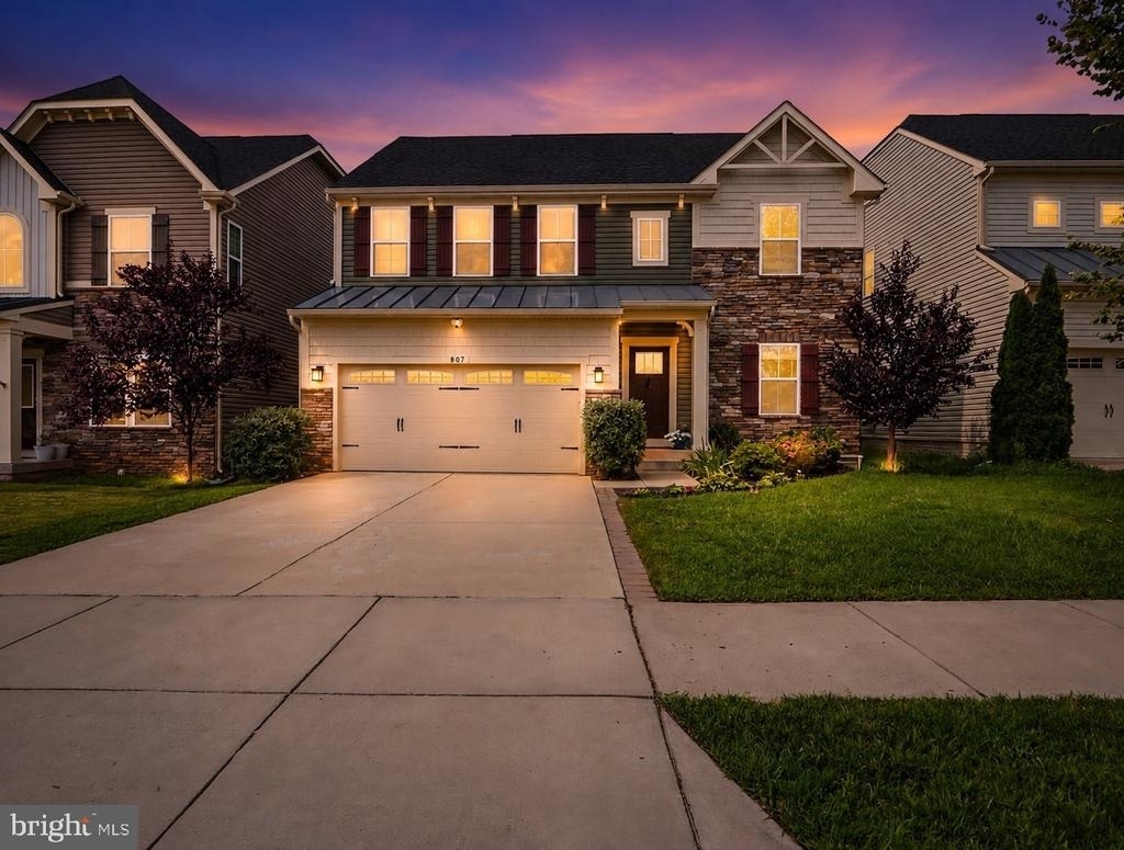 807 Boxwood Drive - Photo 1