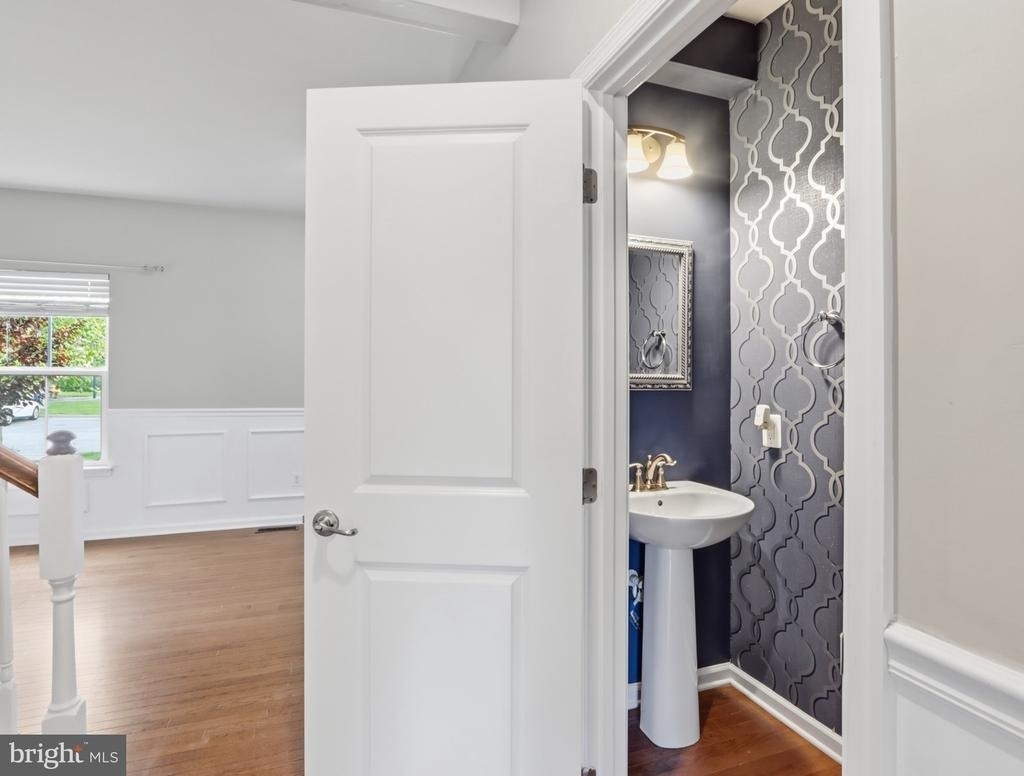 807 Boxwood Drive - Photo 16