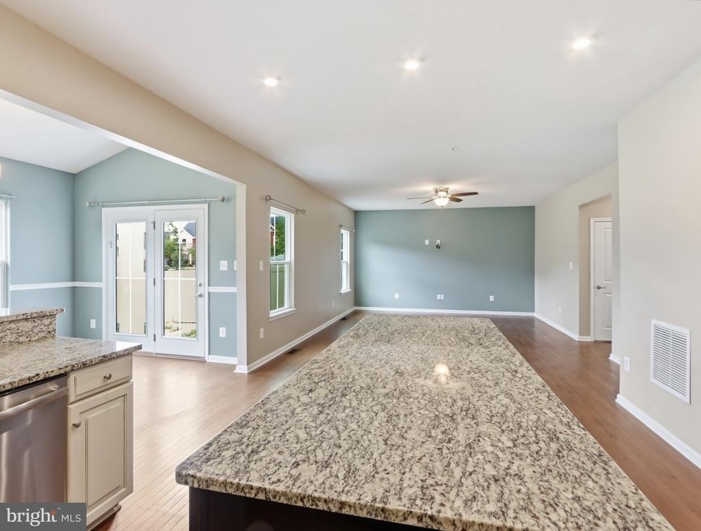 807 Boxwood Drive - Photo 7