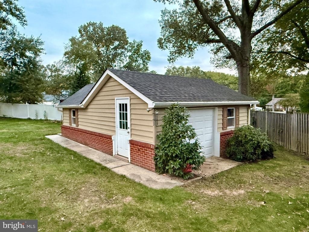 8328 Oakwood Road - Photo 36