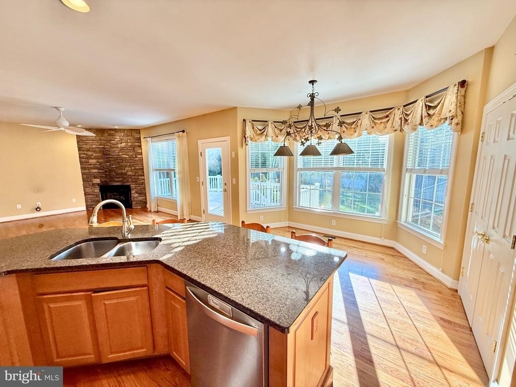 8328 Oakwood Road - Photo 9