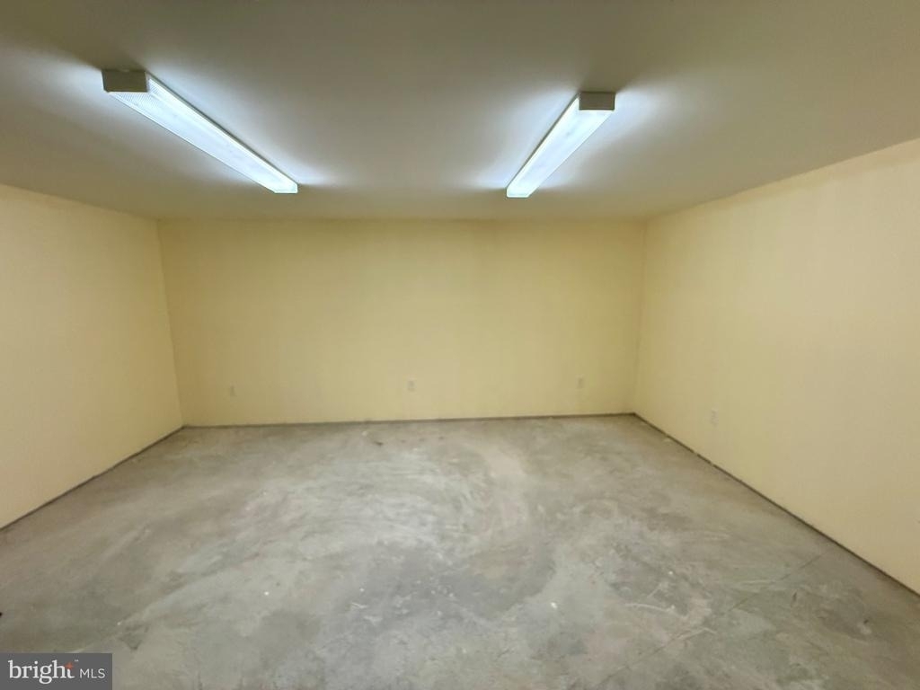 8328 Oakwood Road - Photo 27