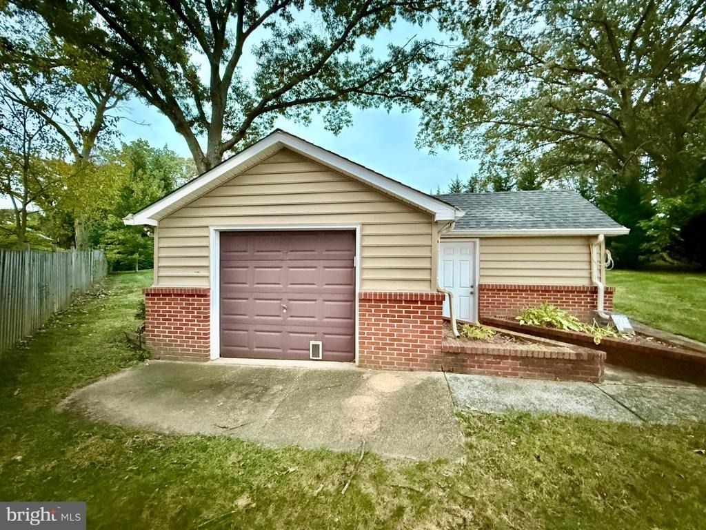 8328 Oakwood Road - Photo 37