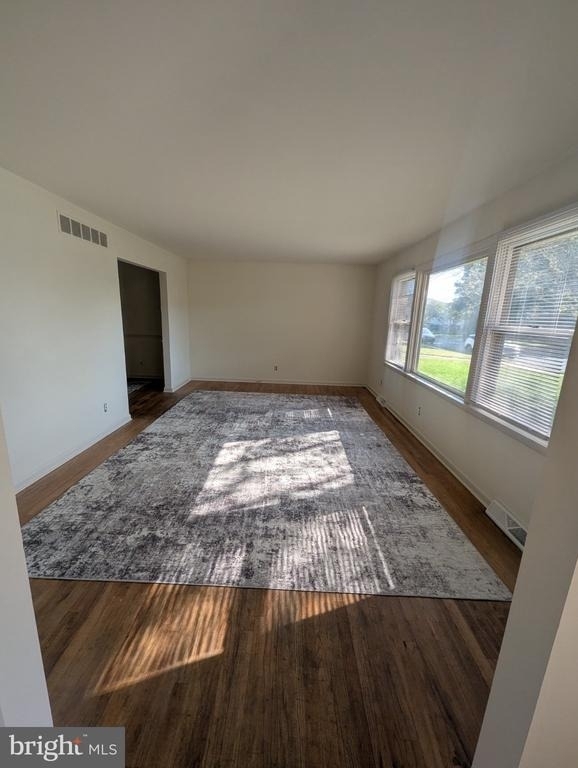 847 Woodcrest - Photo 2