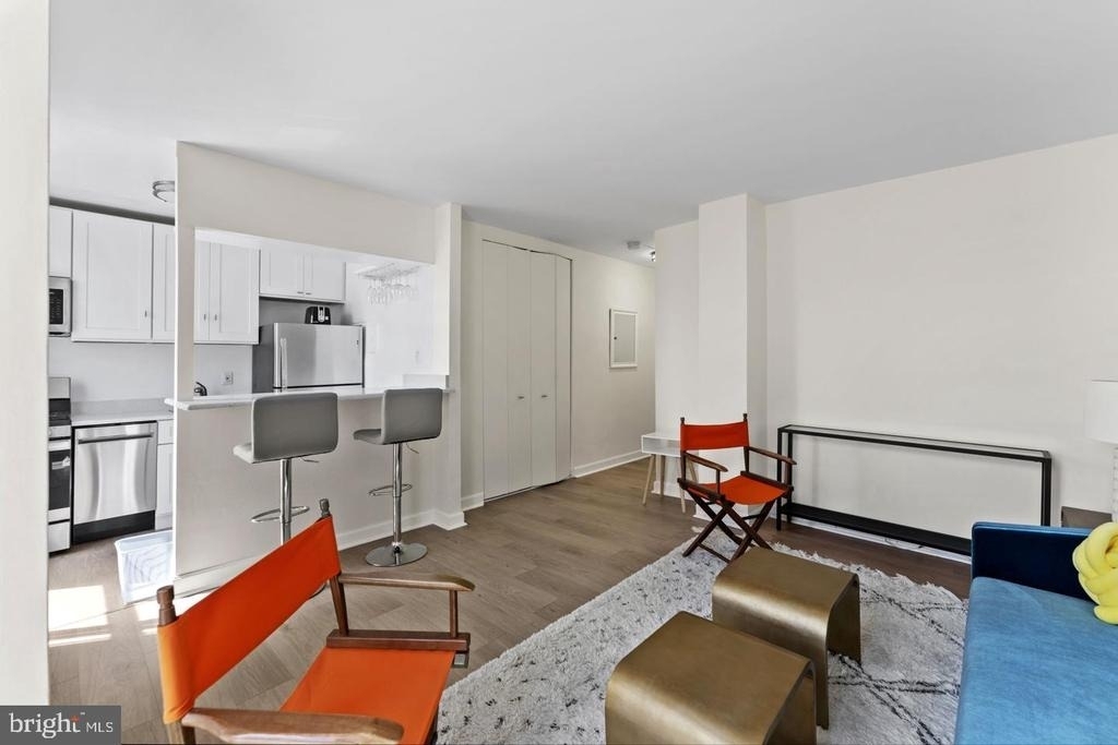 1260 21st Street Nw - Photo 2