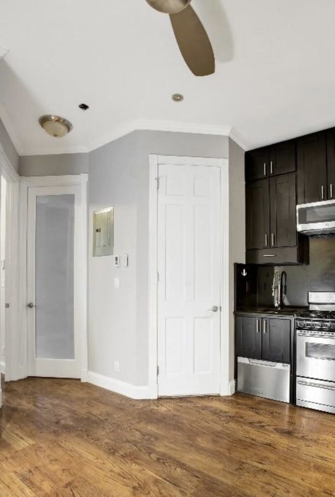 West 103rd Street - Photo 2