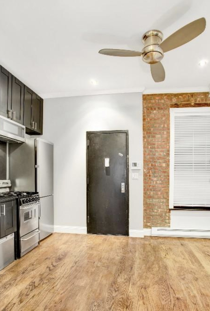 West 103rd Street - Photo 3