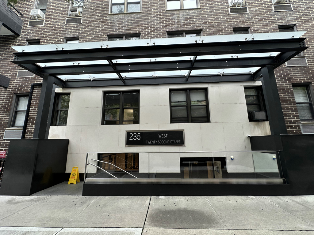 235 West 22nd Street, New York, NY 10011 - Photo 4