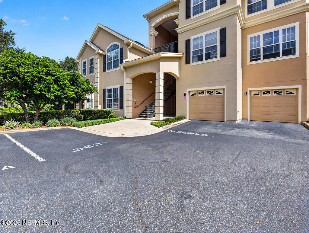 13810 Sutton Park Drive N - Photo 4