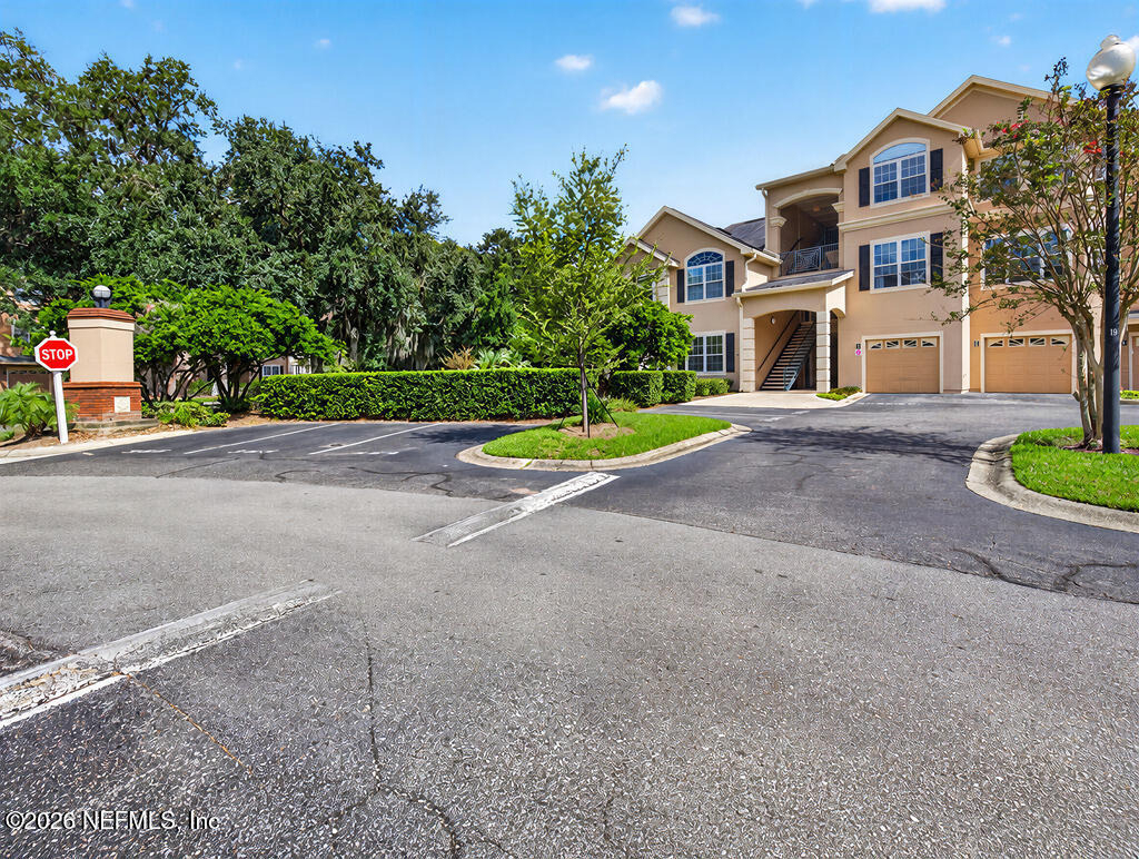 13810 Sutton Park Drive N - Photo 3