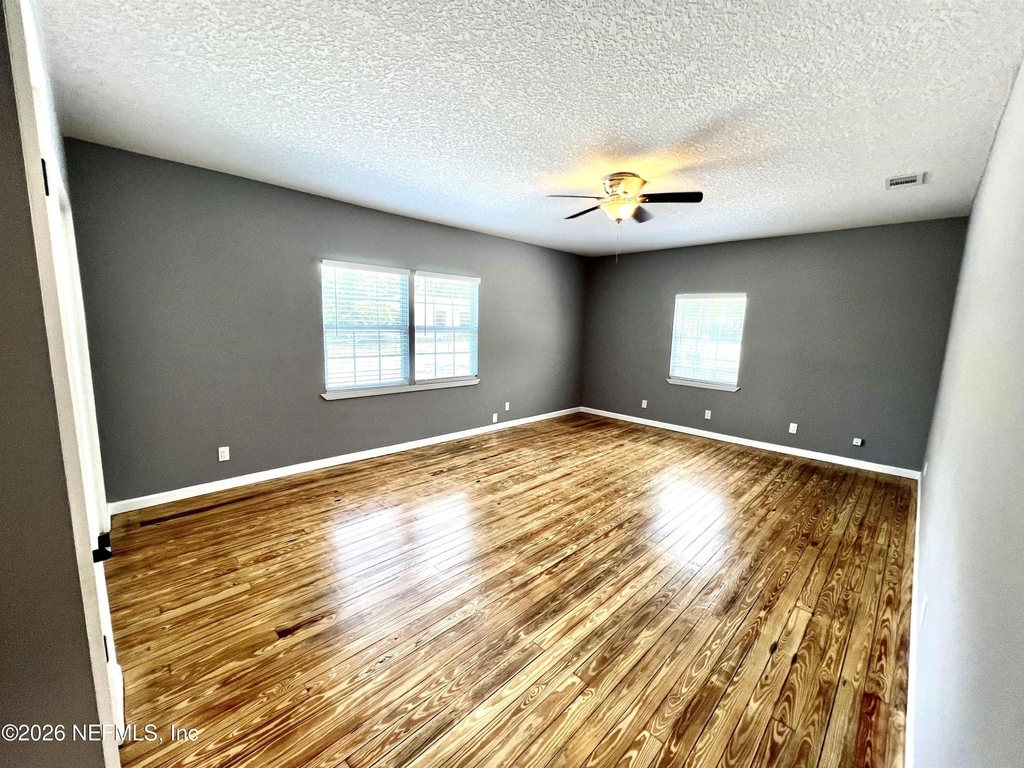 804 W 2nd Street - Photo 11