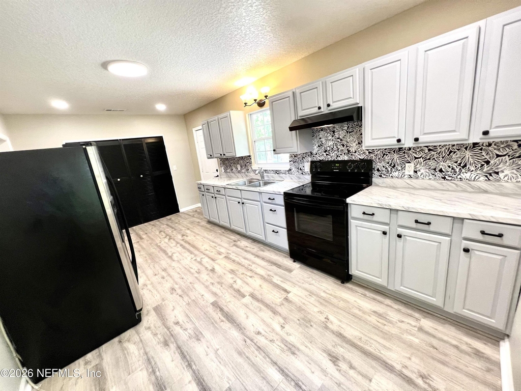 804 W 2nd Street - Photo 7