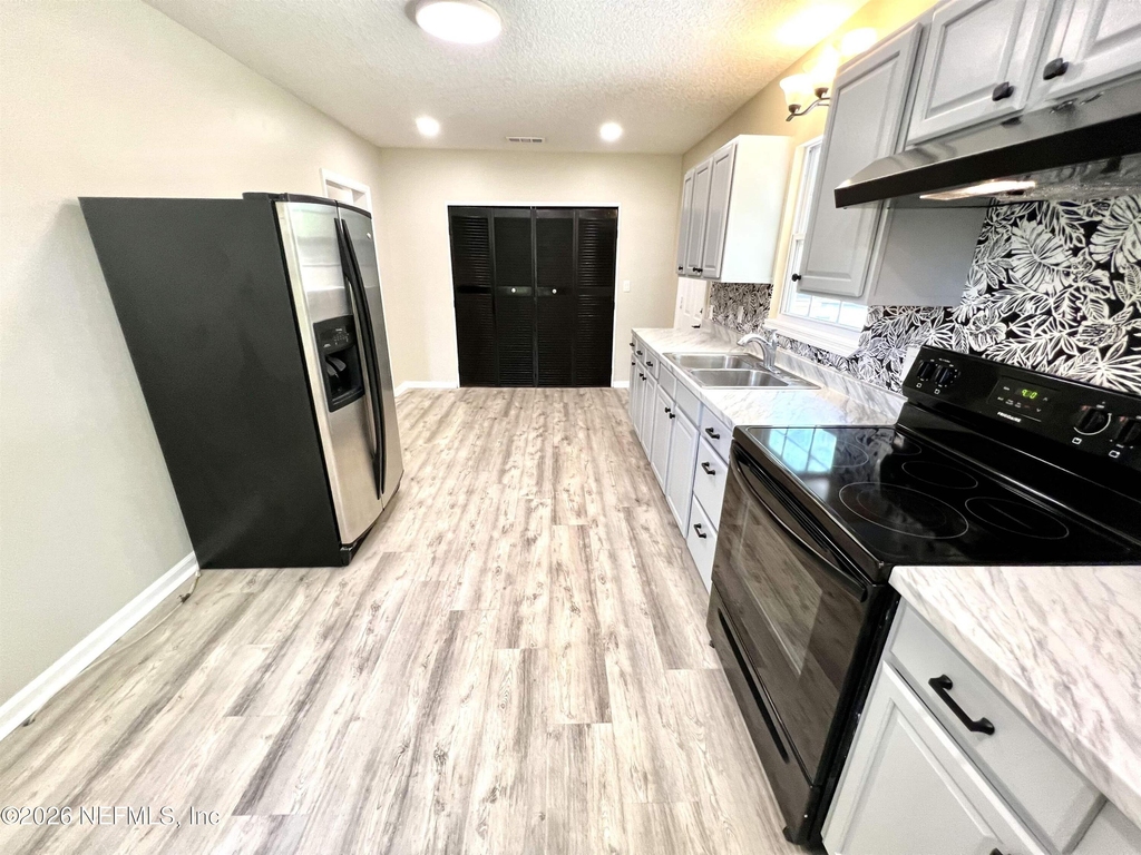 804 W 2nd Street - Photo 8