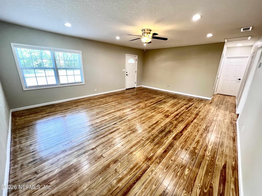 804 W 2nd Street - Photo 5