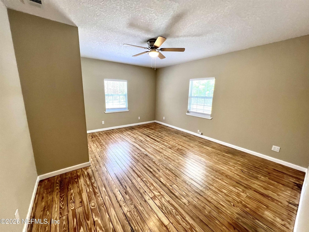 804 W 2nd Street - Photo 14