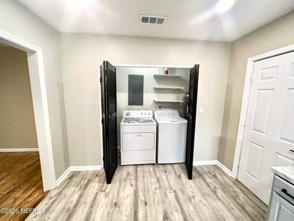 804 W 2nd Street - Photo 9