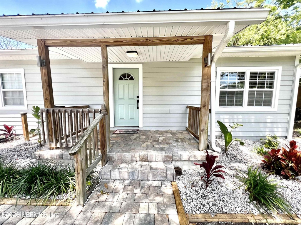 804 W 2nd Street - Photo 1