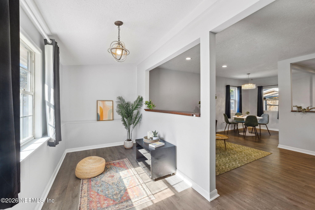 3239 Dellwood Avenue - Photo 3