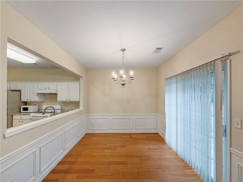 2380 Fairlie Drive - Photo 5