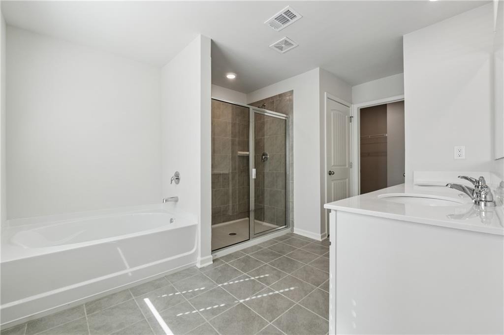 3100 Greyton Drive - Photo 4
