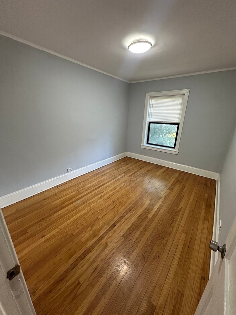 7331 N Honore Street - Photo 1